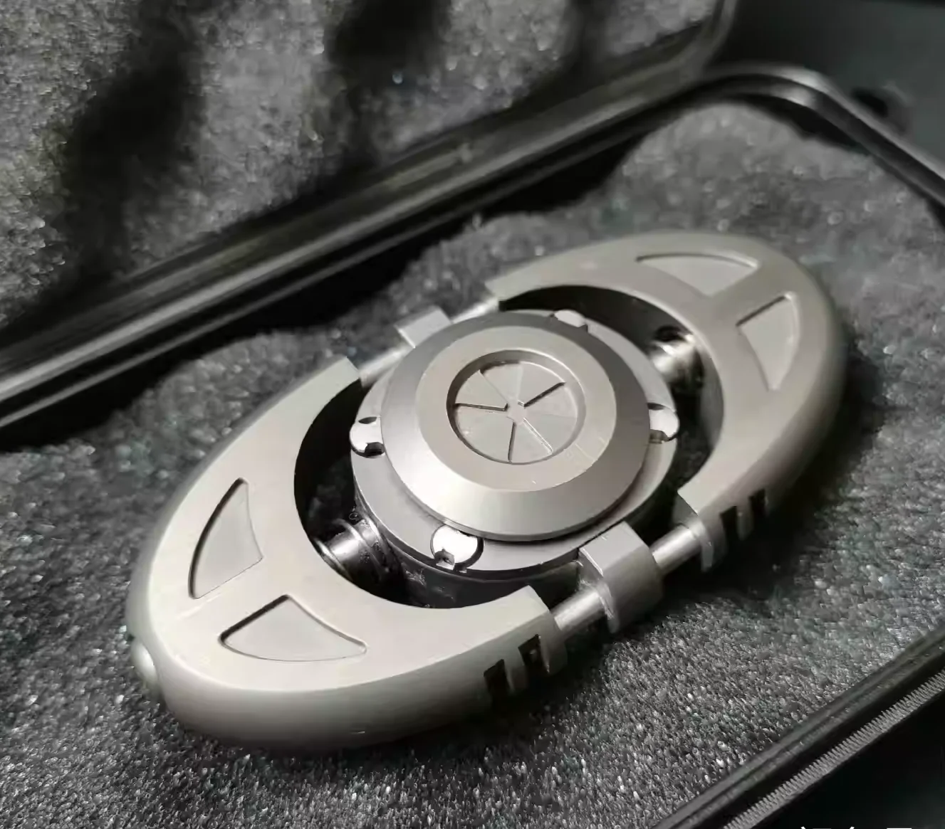 

Meow's Thunder God Fingertip Gyroscope EDC, all titanium alloy