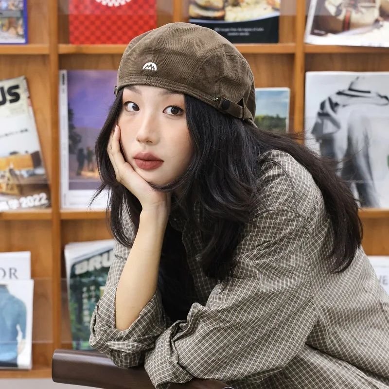 

Embroidered Half-Circle Beret Corduroy Autumn and Winter Hat Trendy Brand Newsboy Cap