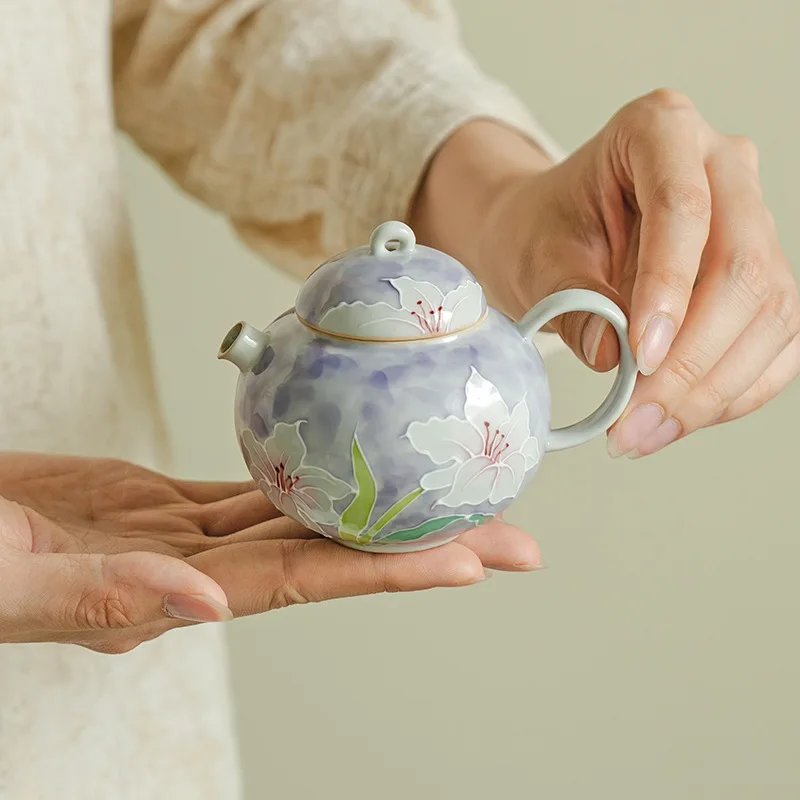 

Chinese Handmade Flowers Pattern Ceramic Teapots Ball Hole Filter Porcelain Tea Pot Beauty Kettle Household Tea Set 130ml