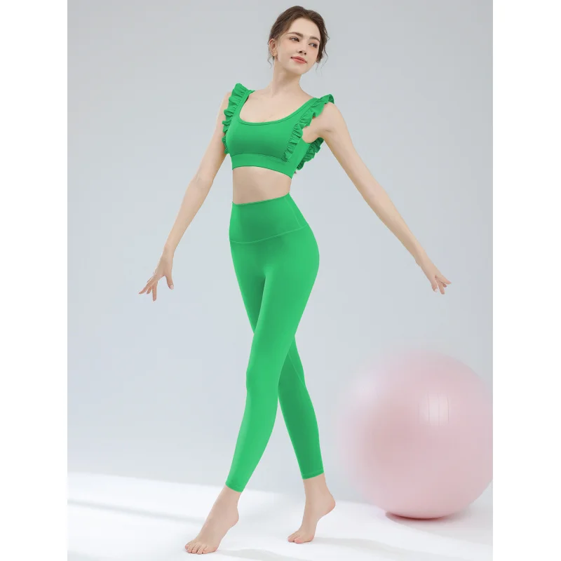 مجموعة اليوغا النسائية الجديدة لعام 2025، سراويل رياضية مثيرة مكشكشة من الخلف، سراويل لياقة بدنية عالية الخصر