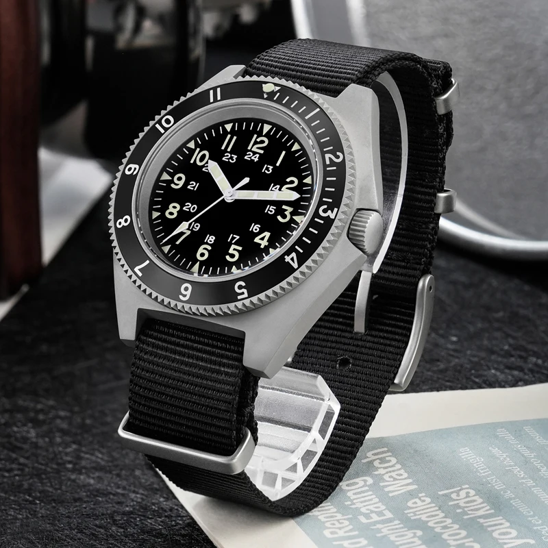 Watchdives WD1972 Кварцевые часы с сапфировым стеклом Светящиеся мужские часы VH31 Sweep Seconds Механизм 20 бар Водонепроницаемые часы с подарочной коробкой