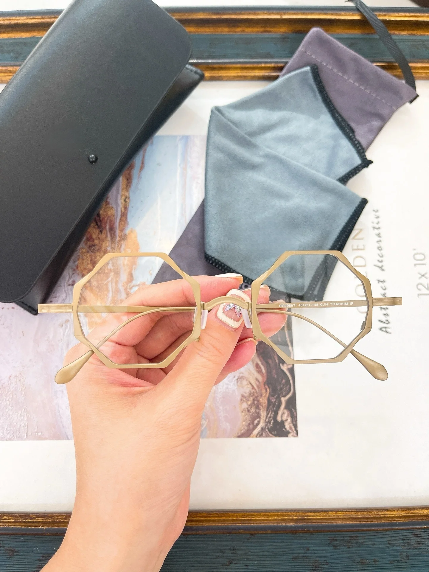 Belight 光学ヴィンテージ不規則な形状チタンヴィンテージレトロ女性男性眼鏡フレーム RG1088TI