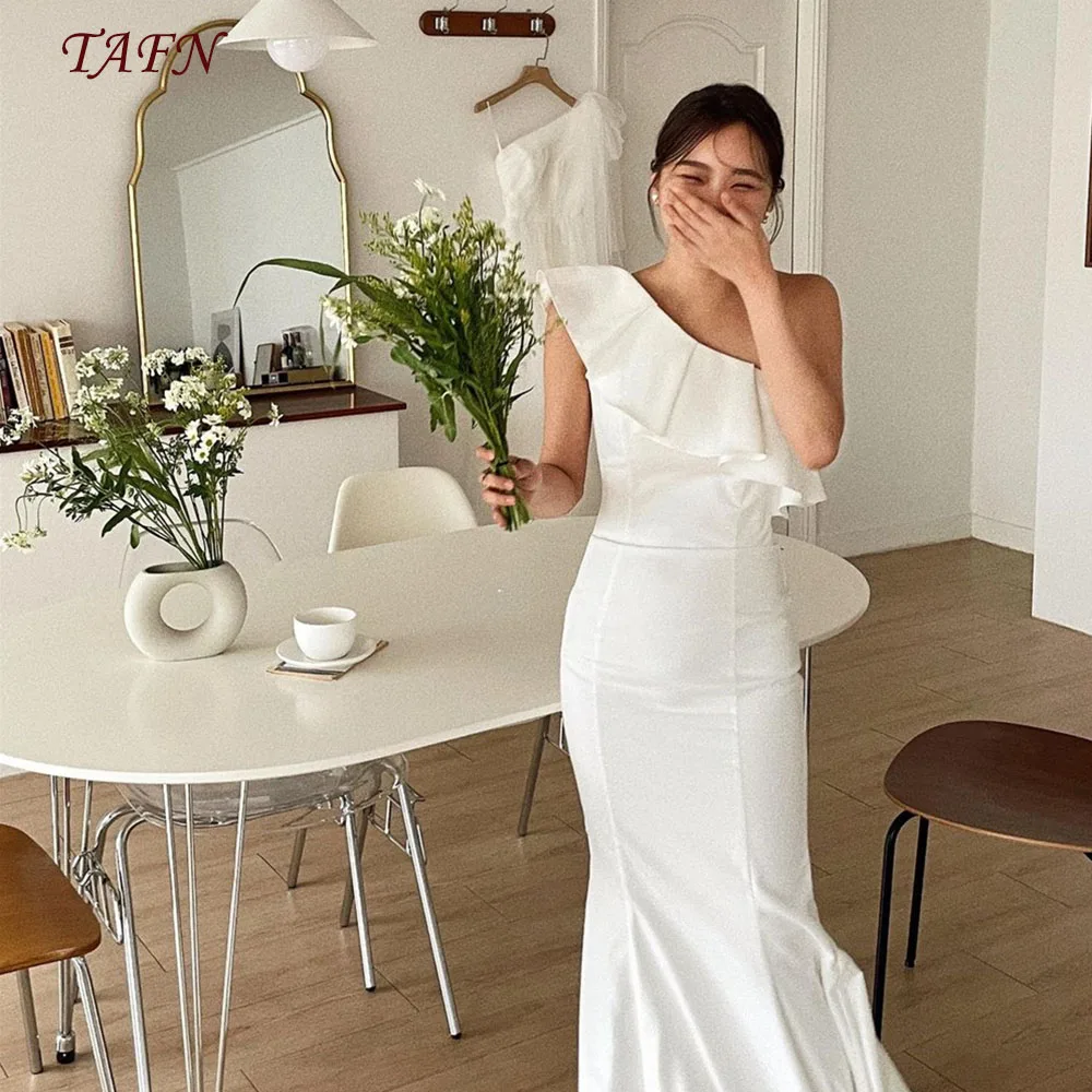 

TAFN Mermaid Simple Photo Shooting Dresses One-Shoulder Ruffle Wedding Reception Dresses Court Train Elegant Bridal Gown