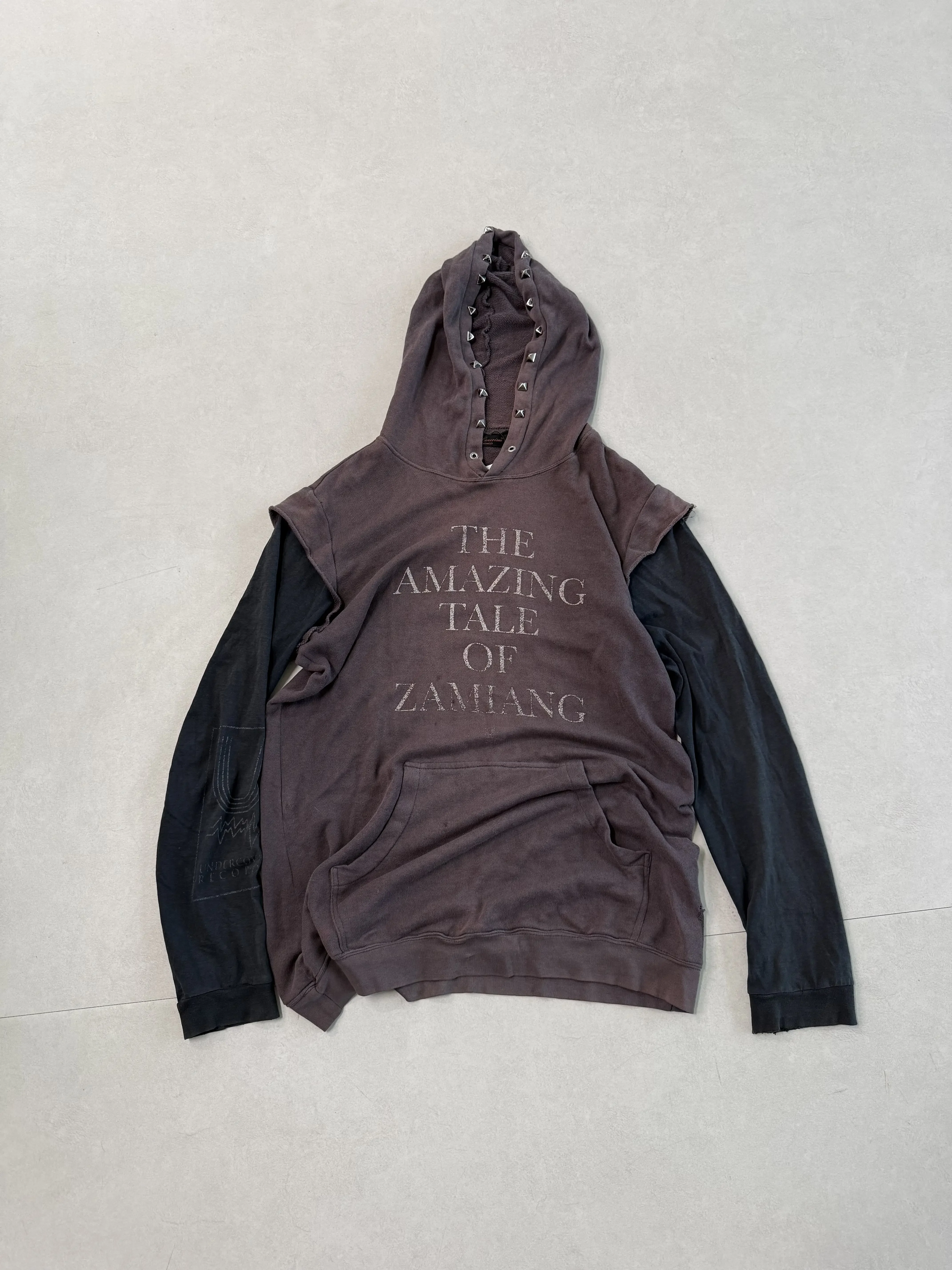 

Лонгслив Under 06ss Rivet с эффектом двухслойности The Amazing Tale of Zamiang