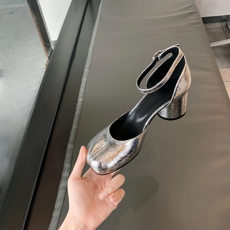 Scarpe da donna con punta divisa in argento in vera pelle francese con tacchi spessi, sandali alti con punta, tacchi alti, scarpe singole