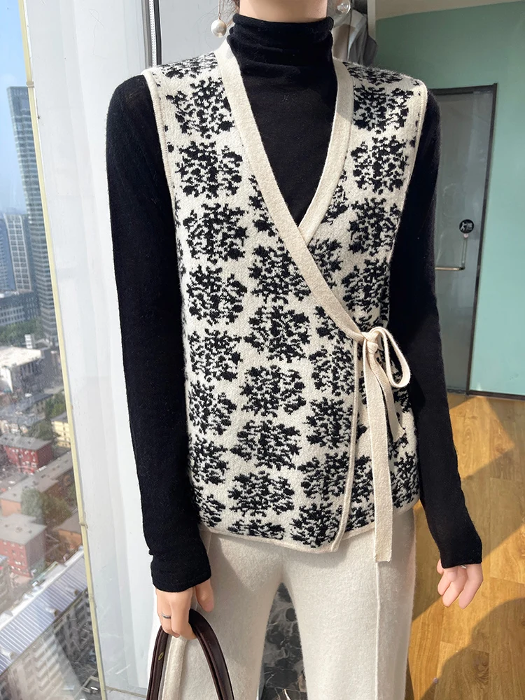 New Women's Wool Vest V-neck Cardigan Soft Fashion Cashmere Sleeveless Sweater 100% Merino Wool Knitwear Lace-up Waistcoat Tops