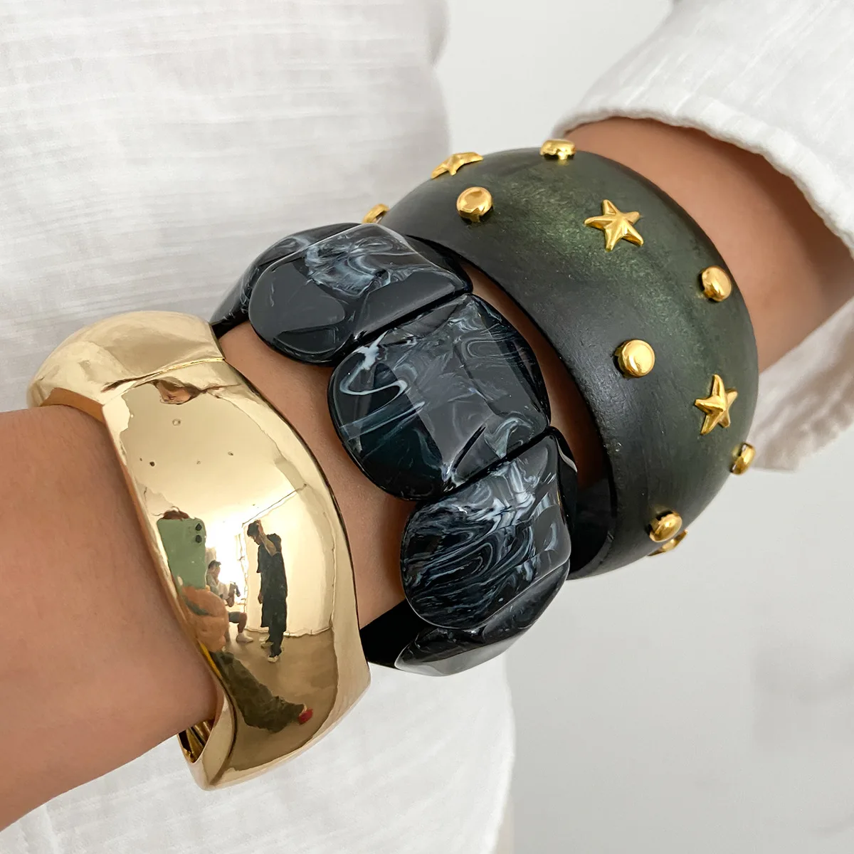 KMVEXO Women Elegant Green Natural Wood Rivet Bracelet Smudging Resin Jewelry Ladies Gift Geometric Wooden Bangles For Women
