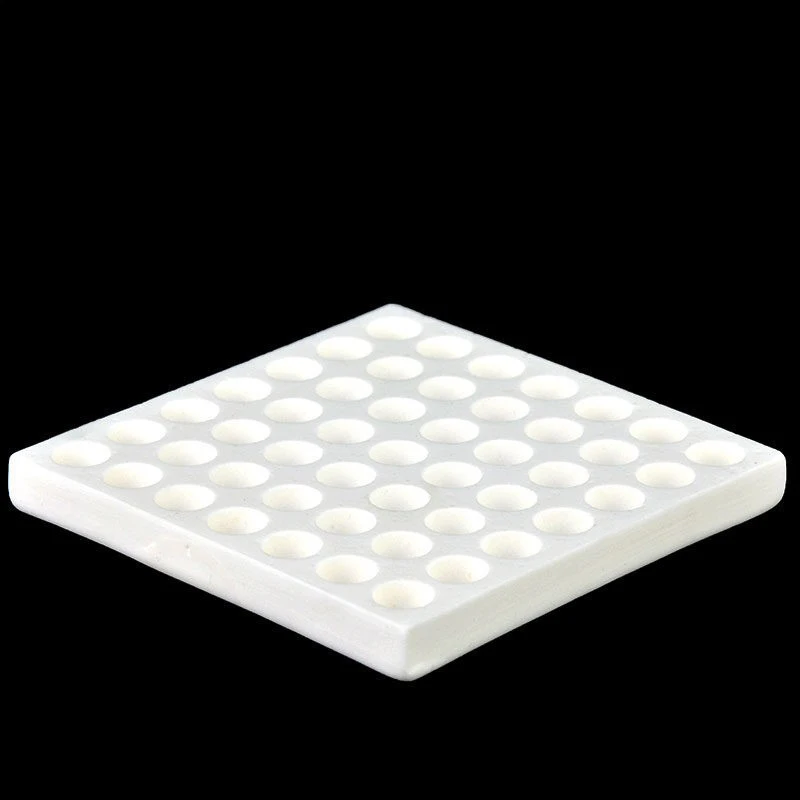 Corundum porous titration plate, reaction plate, well hole plate, 49 hole 99% alumina plate, whiteboard
