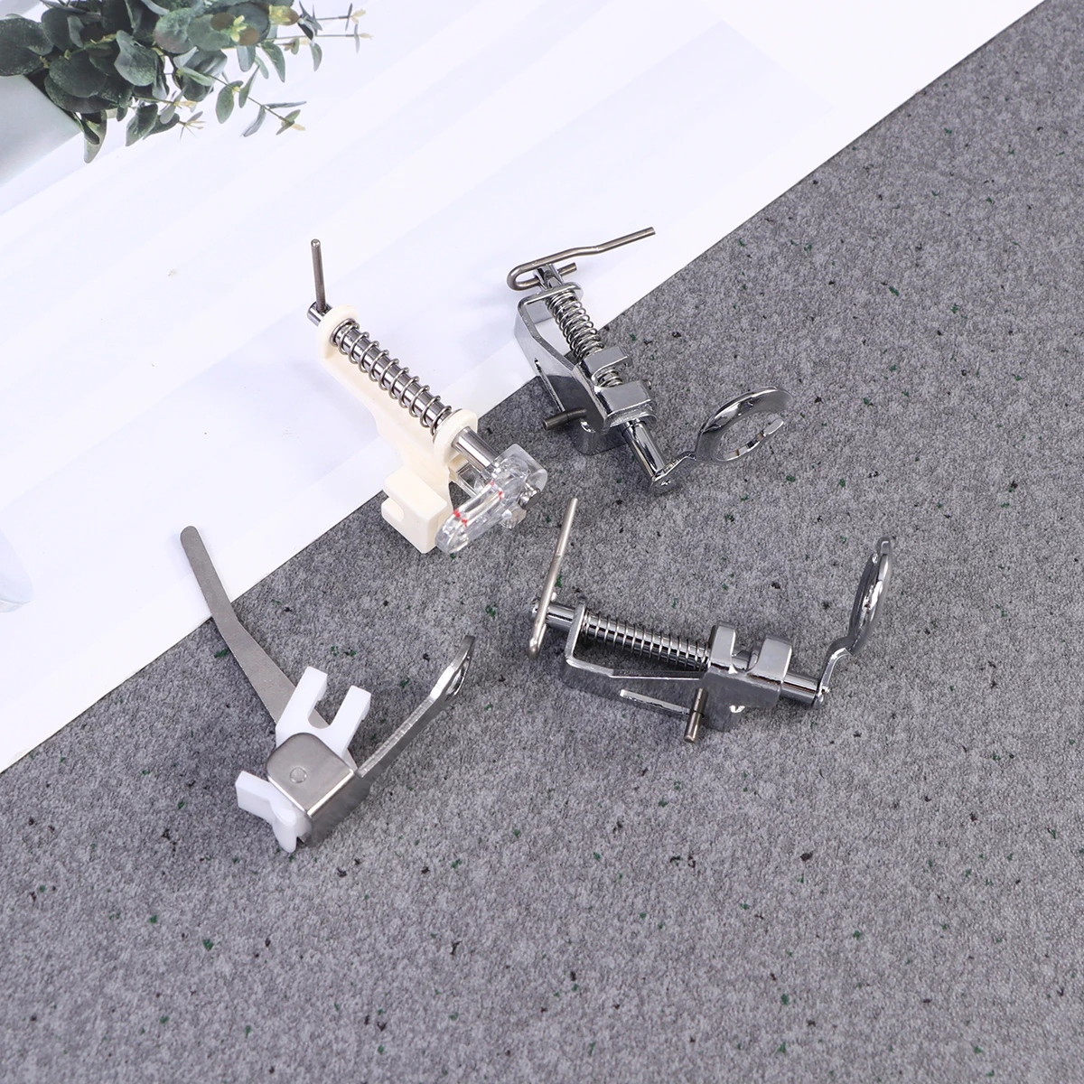 

4 Pcs Sewing Machine Presser Foot Quilting Embroidery Free Motion Universal Domestic Low Shank Brother Singer