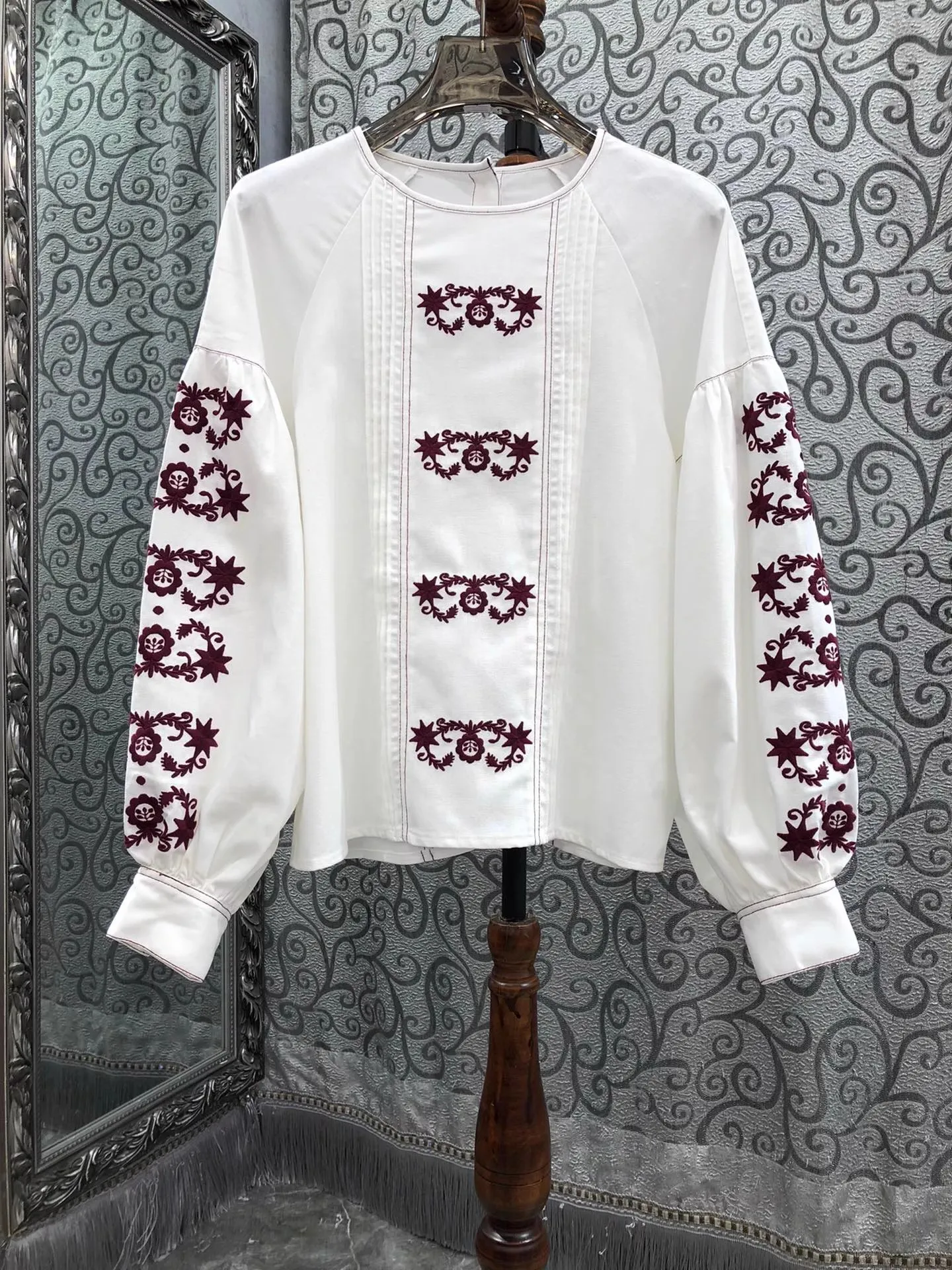 

New 2025 Autumn Winter Fashion Cardigan Coats High Quality Lady Crochet Knitting Flower Patterns Long Sleeve White Yellow Tops