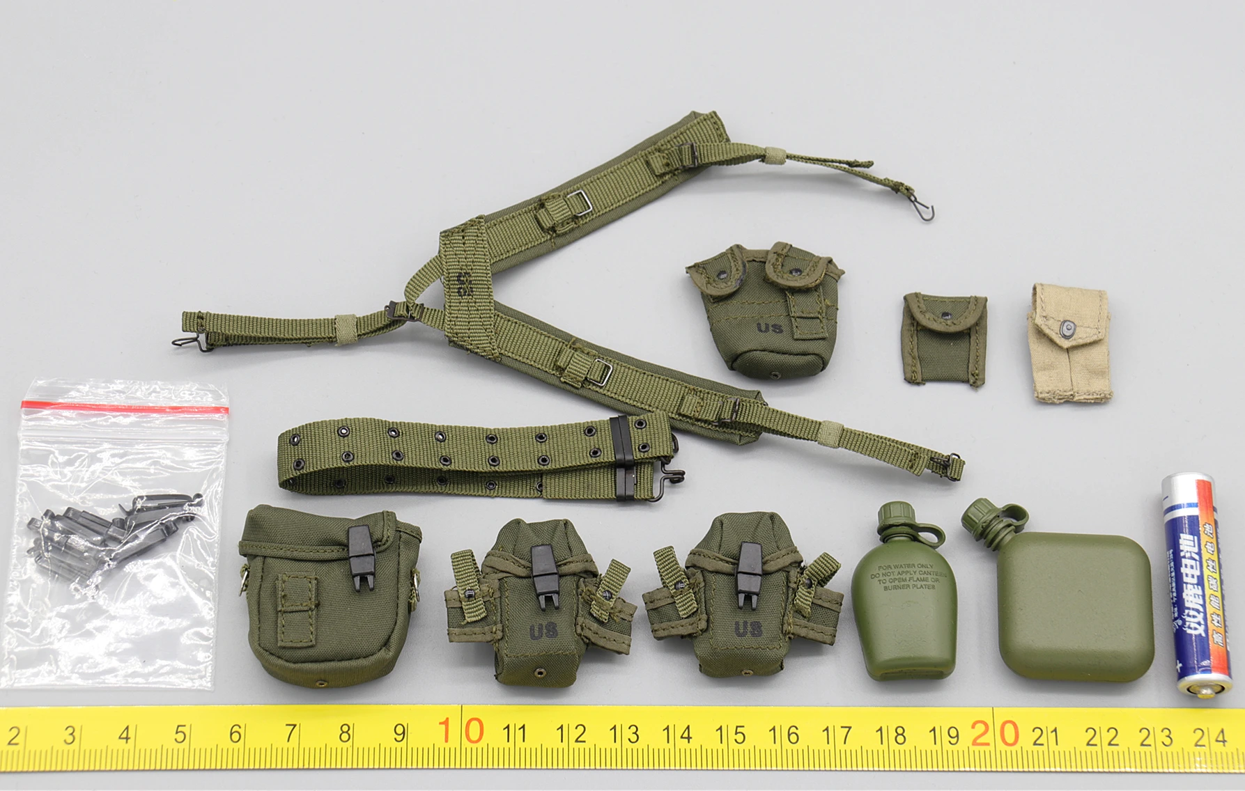 

UD9026 1/6 Scale Soldier Carrying Equipment Model for 12'' Delta Force