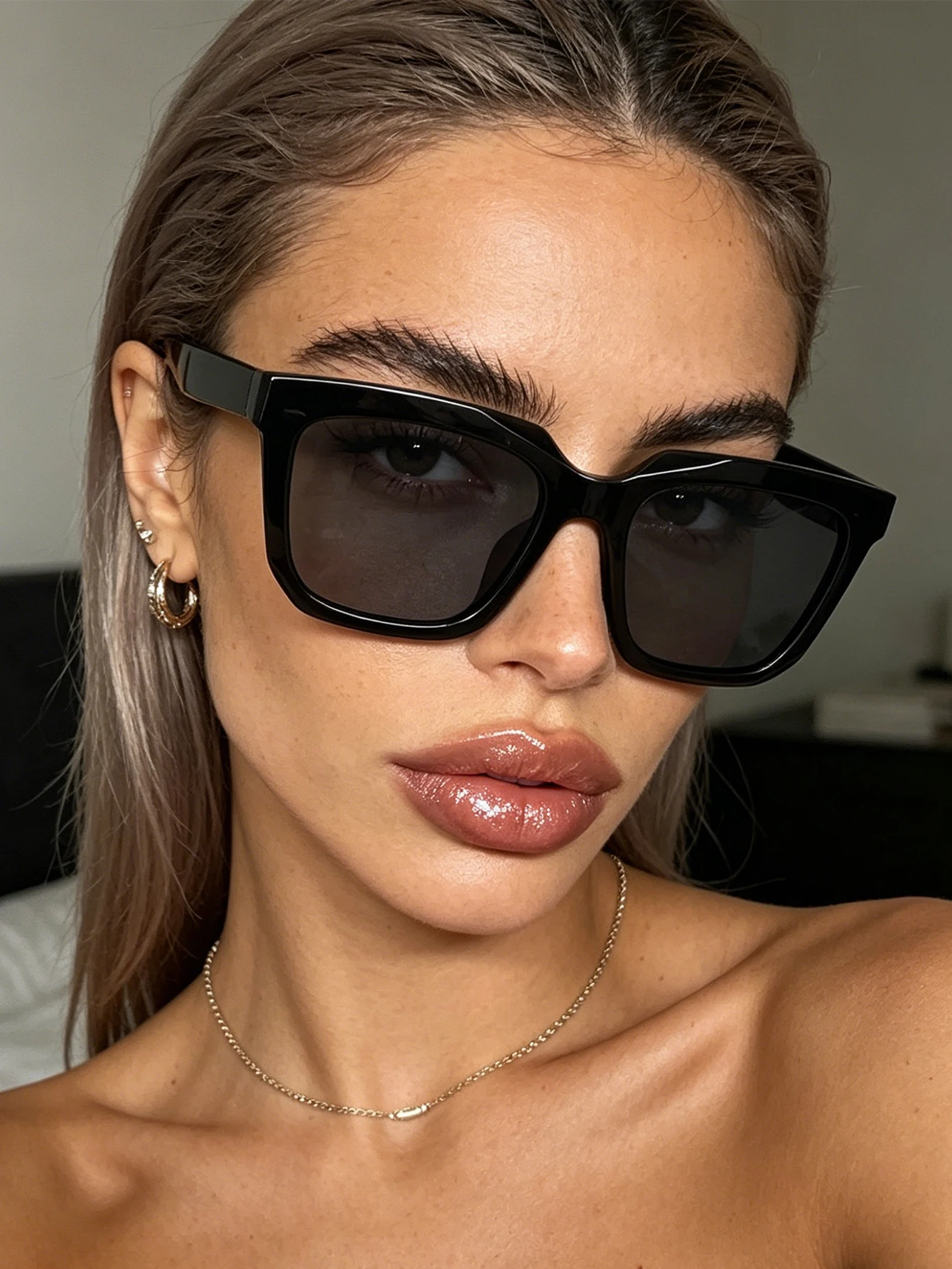 1Pc High-End Square Frame Sunglasses with Unique Design, Irregular Temple Arms, Uv400 Protection, Enhances Cheekbones, Unisex