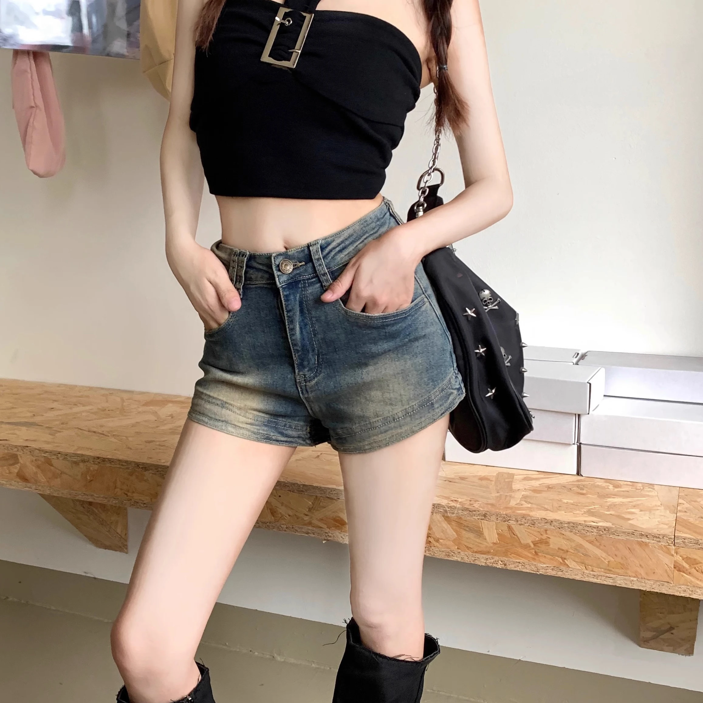 Stretch sexy hot girl do old package hip jeans shorts female 2024 spring and summer new high-waisted thin a word short hot pants