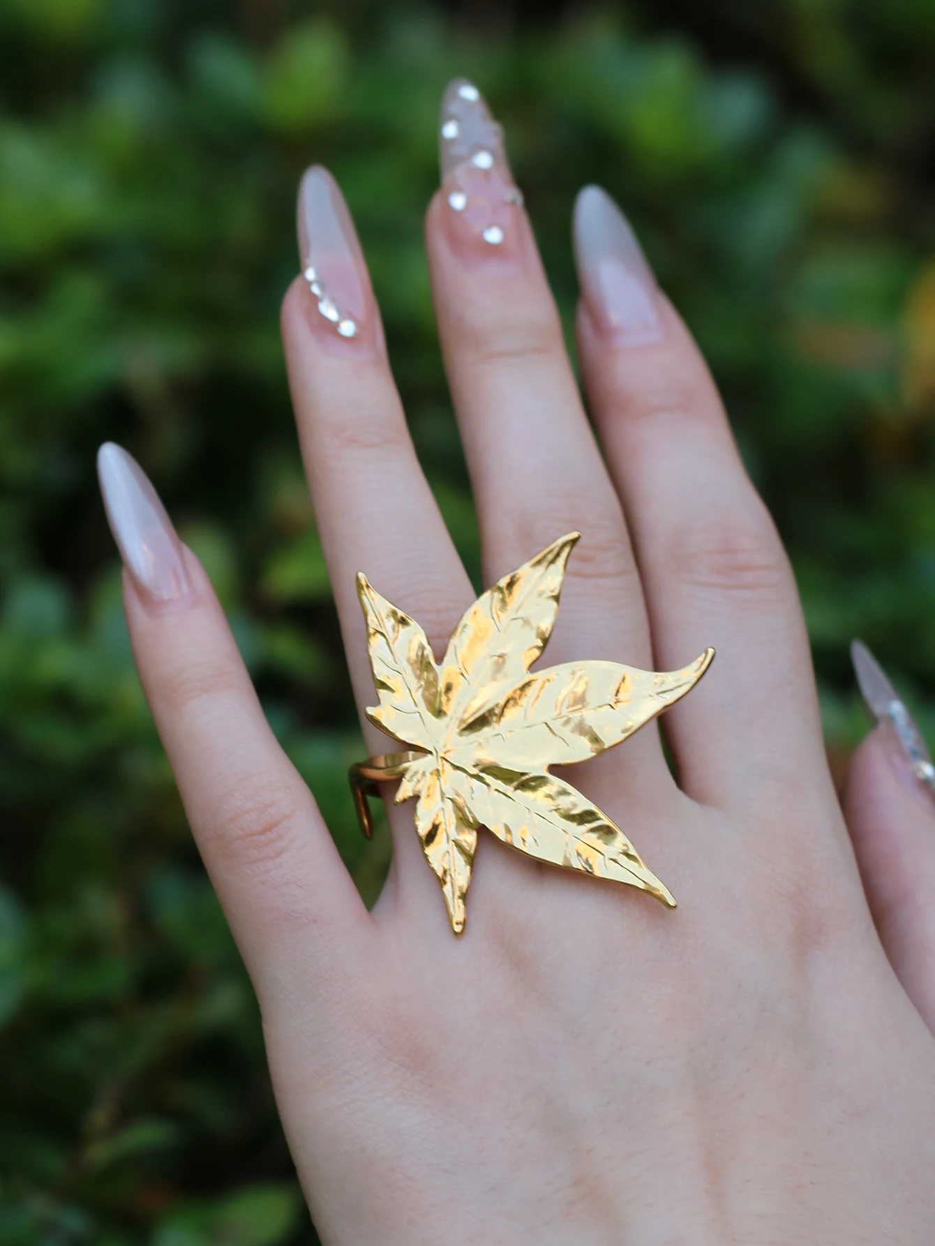Vintage Maple Leaf 18K Golden Plated Rings Metal Women Girls Charm High Quality Chunky Jewelry Fashion Jewelry Party Accessories