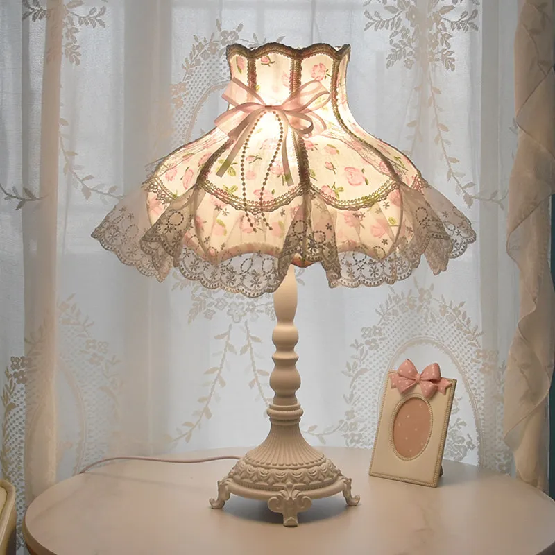 French pastoral European desk lamp bedroom bedside lamp pink lace princess ins girly heart little girl children