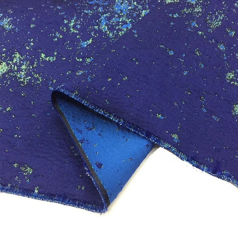 Goldfarbener Seiden-Jacquard-Stoff für Kleider- und Trenchcoatsmode