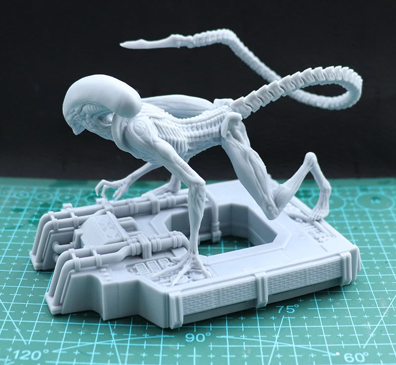 50mm 40mm Resin Model Kits Alien The Queen Unpainted No Color DW-079