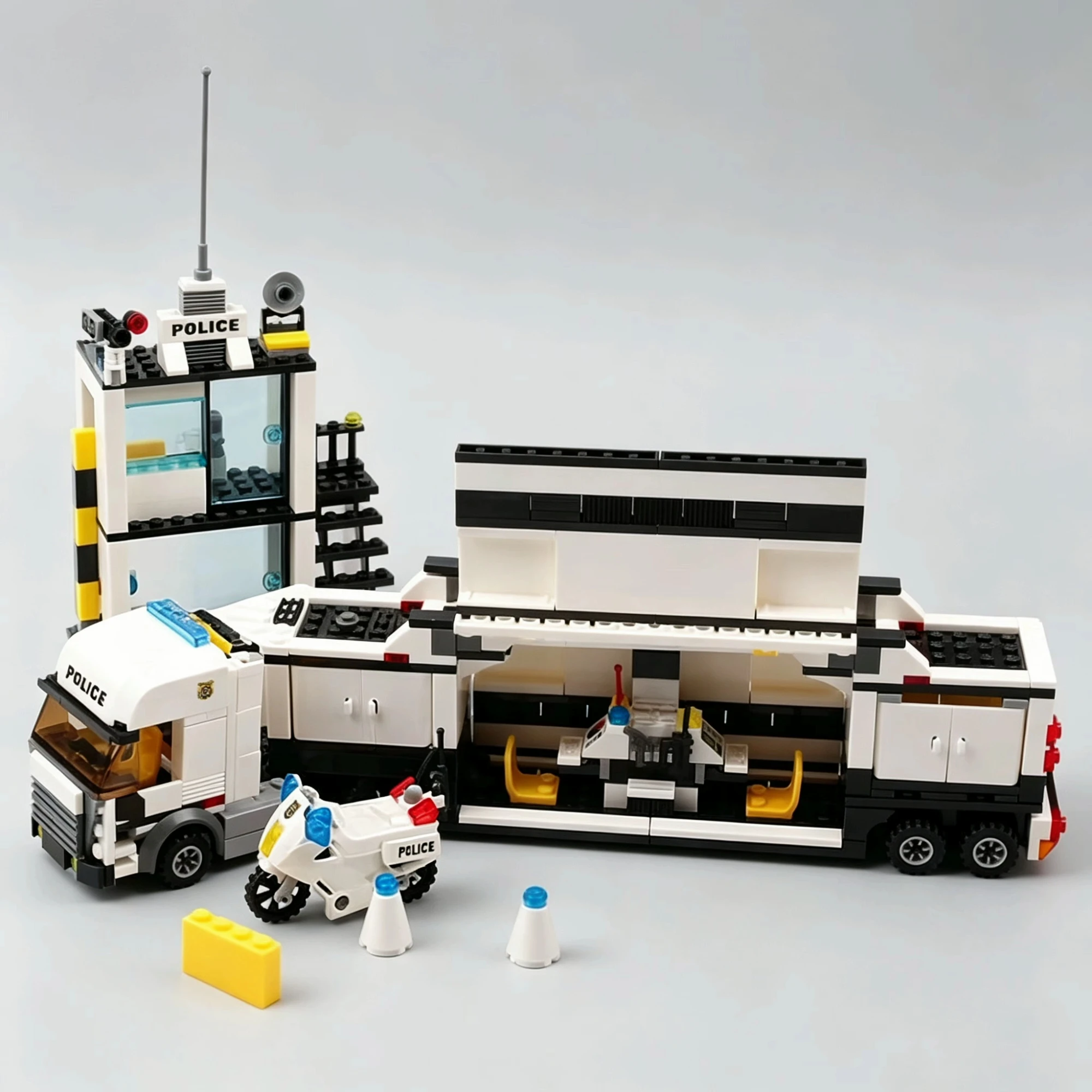 City Police Station Building Block Model Mobile Command Truck Police Educational Construction DIY Toy, Holiday Gift