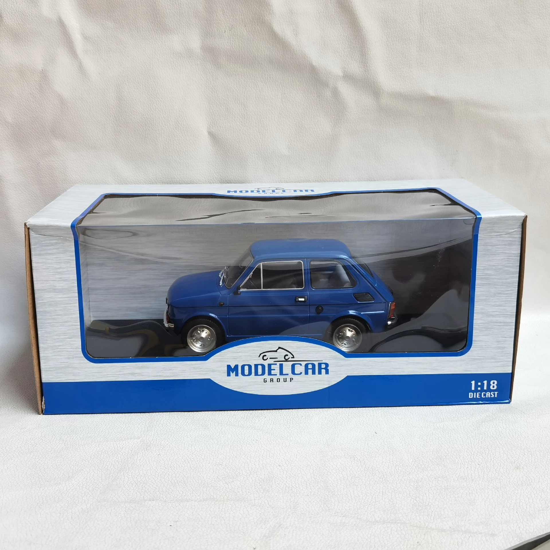 

Diecast MCG 1/18 Scale FIAT 126P 37 Alloy Car Model