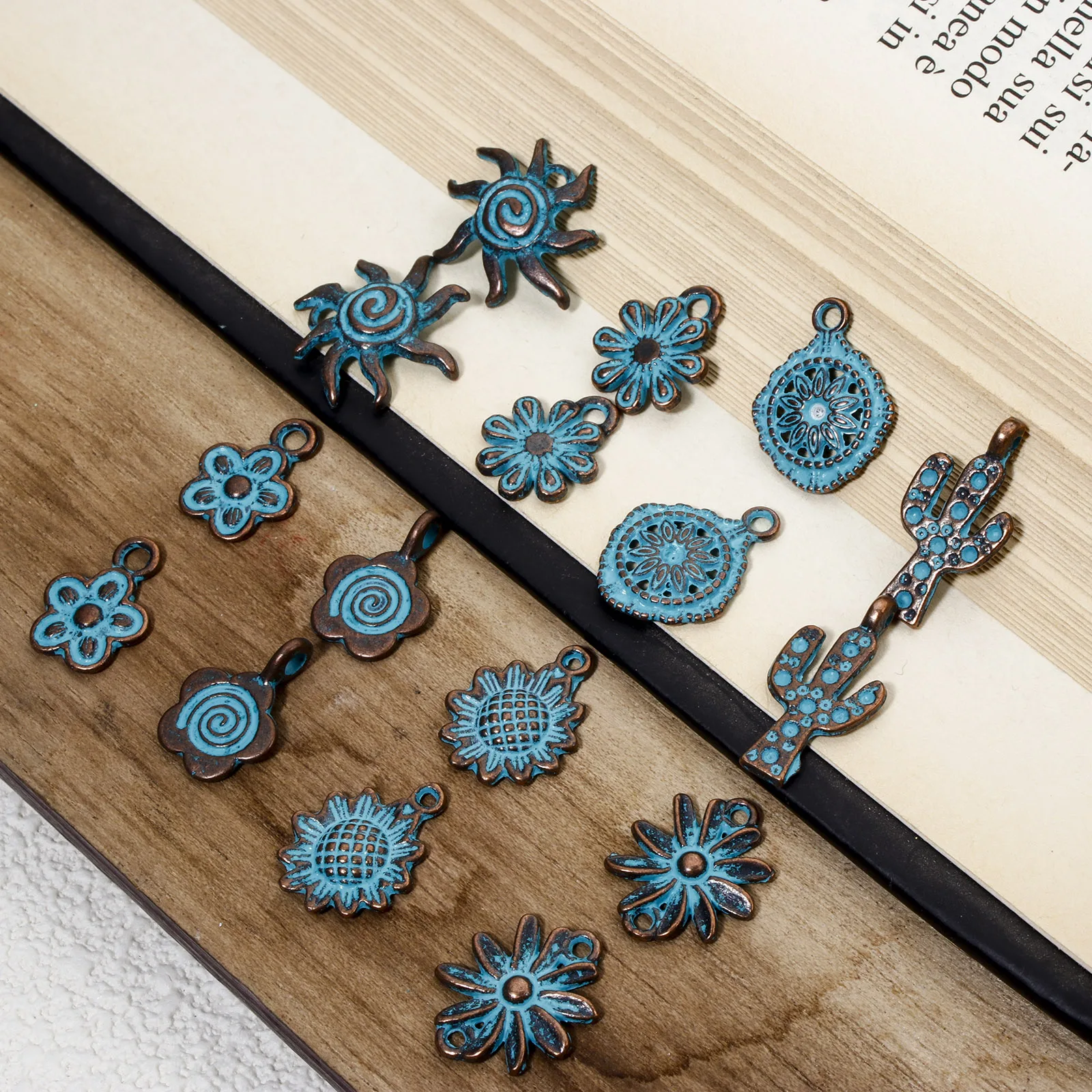 100 PCs Bohemian Patina Charms Antique Copper Blue Flower Sun Metal Zinc Based Alloy Pendants DIY Making Necklace Jewelry