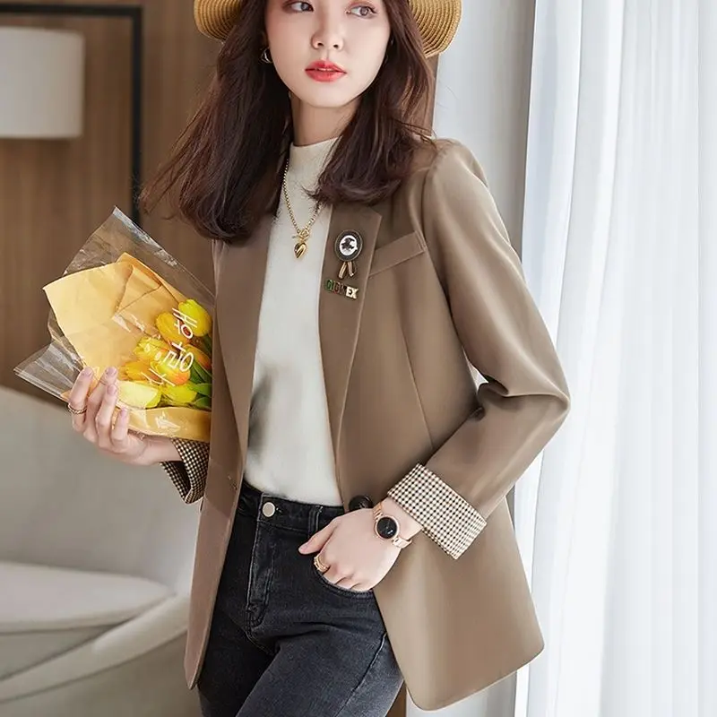 Blazer anglais épissé avec poches boutonnées à revers pour femmes, blazers de bureau tout assortis, vêtements pour femmes, mode automne, nouveau, 2024