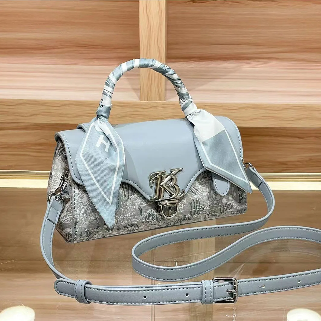 borsa-per-pannolini-con-bordi-raffinati-e-dettagli-eleganti-per-un-aspetto-raffinato-nell'uso-quotidiano