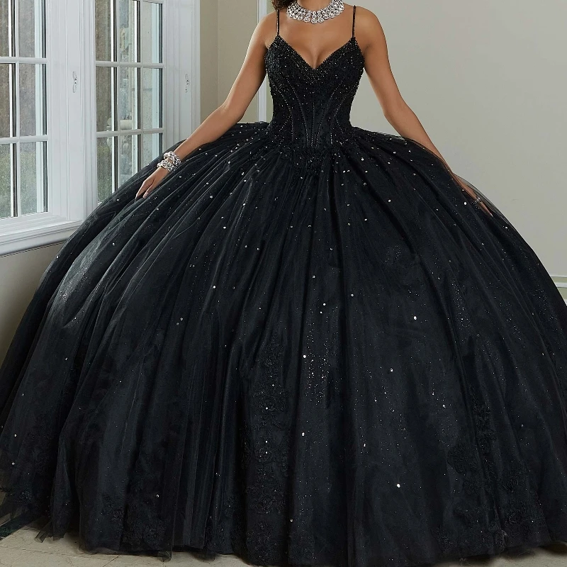 

Black Quinceanera Dresses Ball Gown Spaghetti Strap Sequined Beads Crystal Appliques Lace Tull Vestidos De 15 Años Sweet 16 Dres