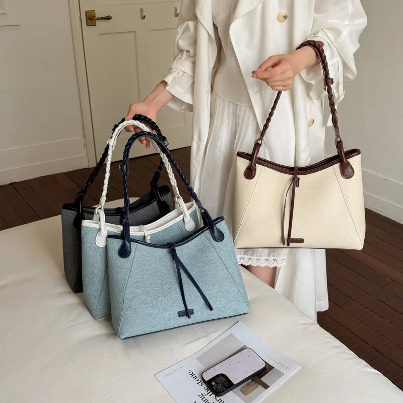 Simple Casual Shoulder Tote Bag Large Capacity Autumn Fashion Ladies Daily School Bag 2026
