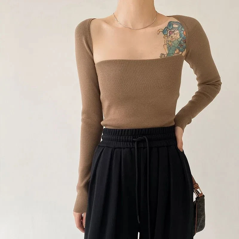 French Retro Square Collar Exposed Collarbone Knitted Bottoming Shirt for Women with Thin Coat and Slim Long-sleeved Sweater Top