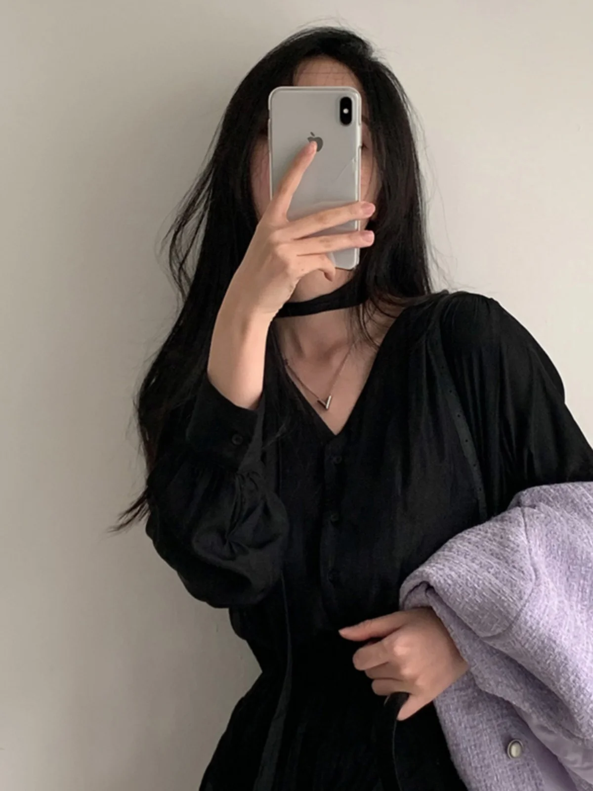 Chic V-neck Long Sleeve Shirt Women\'s Single Button Bow Tie Bubble Sleeve Design Black Top Korean Style Commute Pure Color