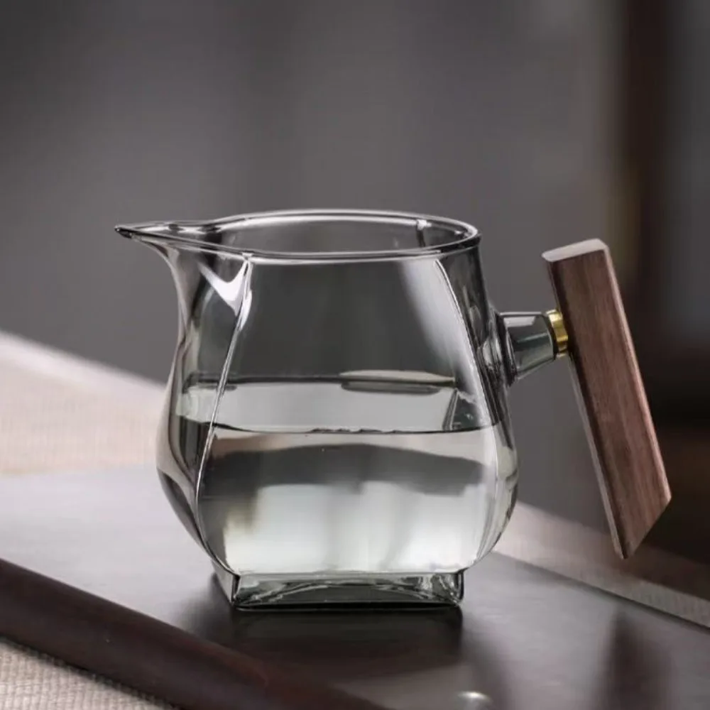 Modern Wooden Handle Glass Tea Dispenser Thick Clear Four-sided Fair Cup 400ml Heat-Resistant Water Pitcher Living Room