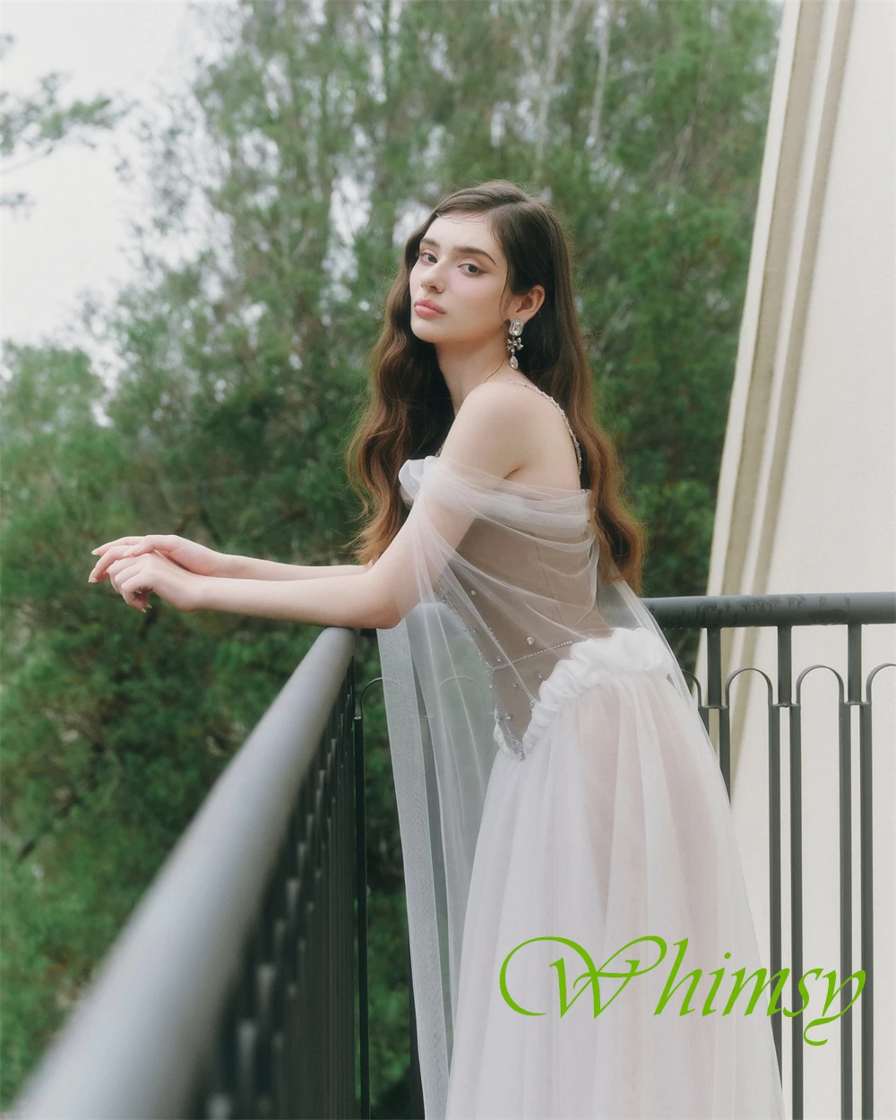 فستان سهرة أنيق مخصص بدون حمالات من التول فساتين حفلة موسيقية كريستالية رقيقة شفافة بأكمام طويلة فساتين مناسبة خاصة