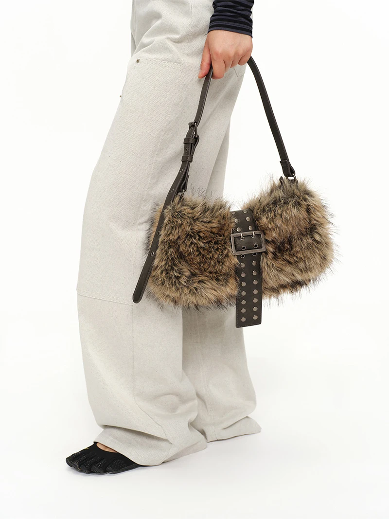 

New Hot Plush Shoulder Bags Women Faux Fur Bags Classics Lady Tote Bag Fashion Imitation Raccoon Fur Handbag Bag Evening Bag