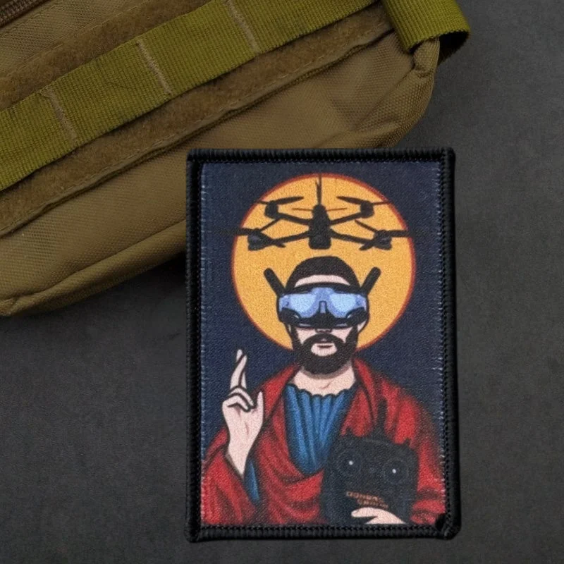 Parche táctico Chevron Jesús y Drones con velcro para mochila - imagen 2