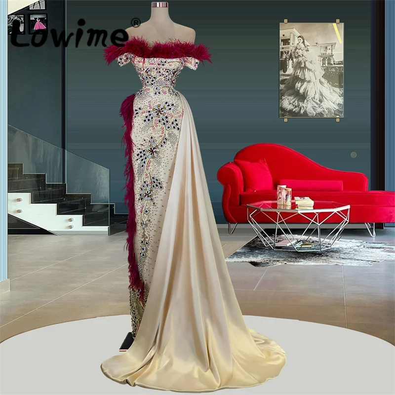 

Elegent Women Evening Dresses Dubai Design Off The Shoulder Party Dress With Burgundy Feathers Long Prom Dresses Customized Plus