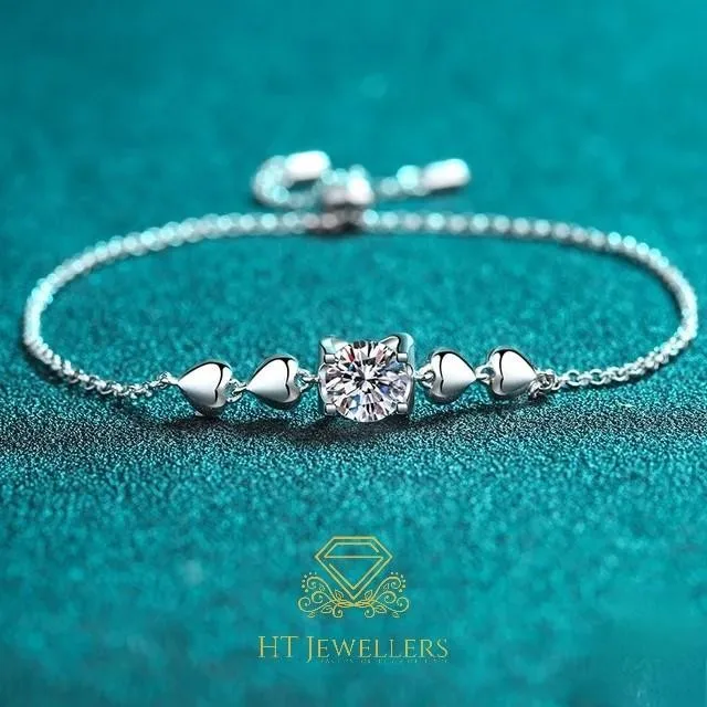 Premium birthday fitting outfits cow head heart bracelet for women with 1ct moissanite on refined anti-tarnish PT950 platinum