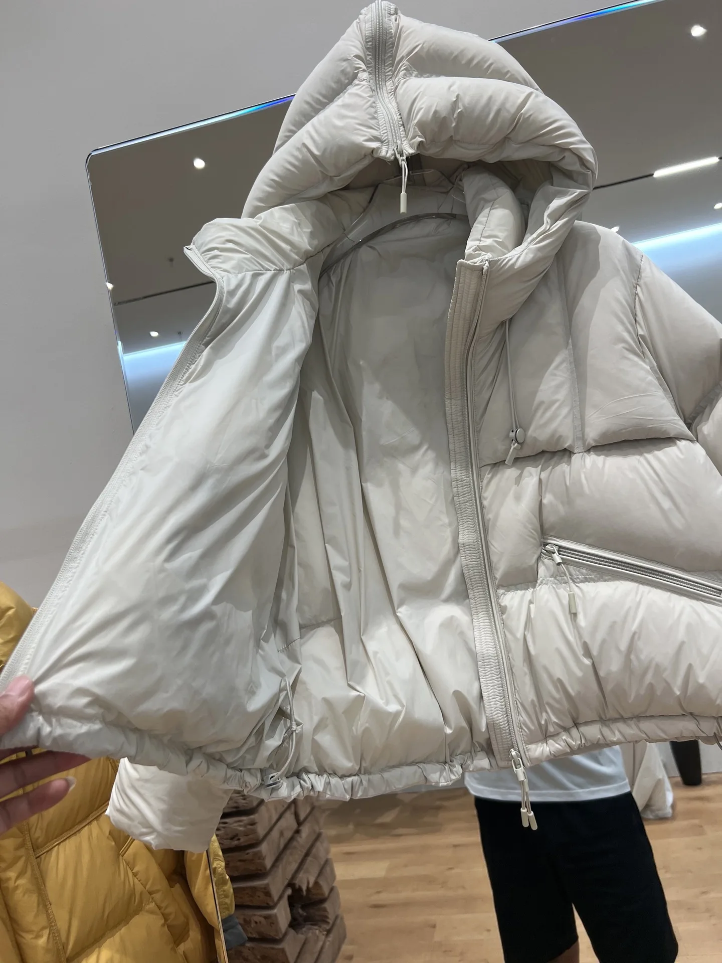 سترة شتوية نسائية لعام 2025 بغطاء للرأس سترة دافئة قصيرة للركاب #6