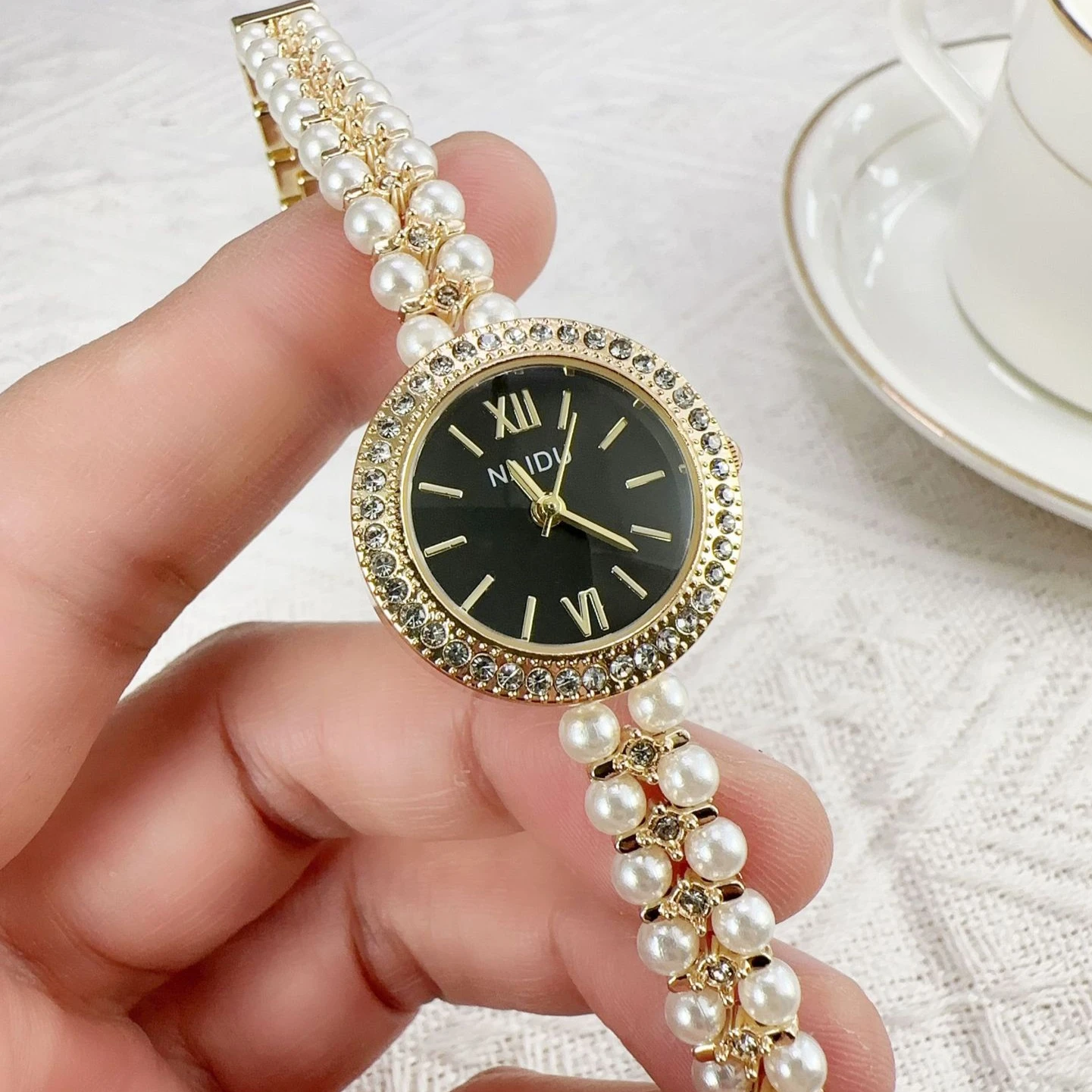 Brand Pearl Strap Bracelet Watch Fashion Quartz Watch Rhinestone Dial Wristwatches Dropshipping Simple Clock Relojes Para Mujer