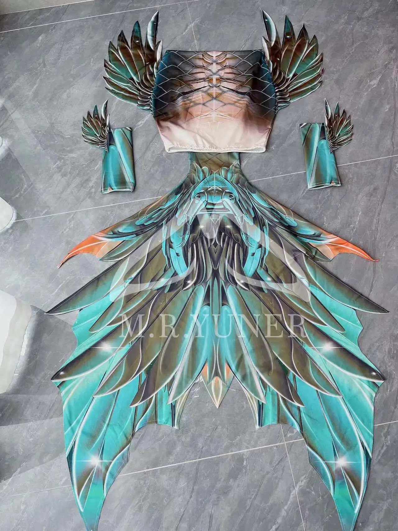 Original Mermaid Big Fish Tail Couple Style Aquarium Mermaid Diving Performance Swimsuit Customized Training Mermaid Tail view 2