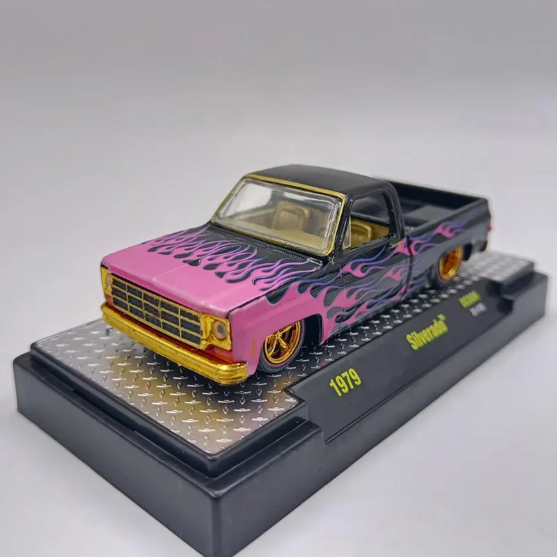 

M2 Литой под давлением 1:64 Alloy Bel Air GMC Sierra Grande 15 Silverado K5 Blazer C1500 SS 454 Зарядное устройство Daytona 440 Пламя Игрушечный автомобильный дисплей