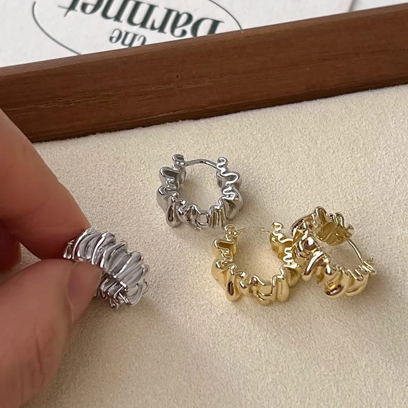 New Irregular Wavy Pleated Earrings For Women Retro Trendy Metal Ear Studs Simple Temperament Senior Fashion Jewelry