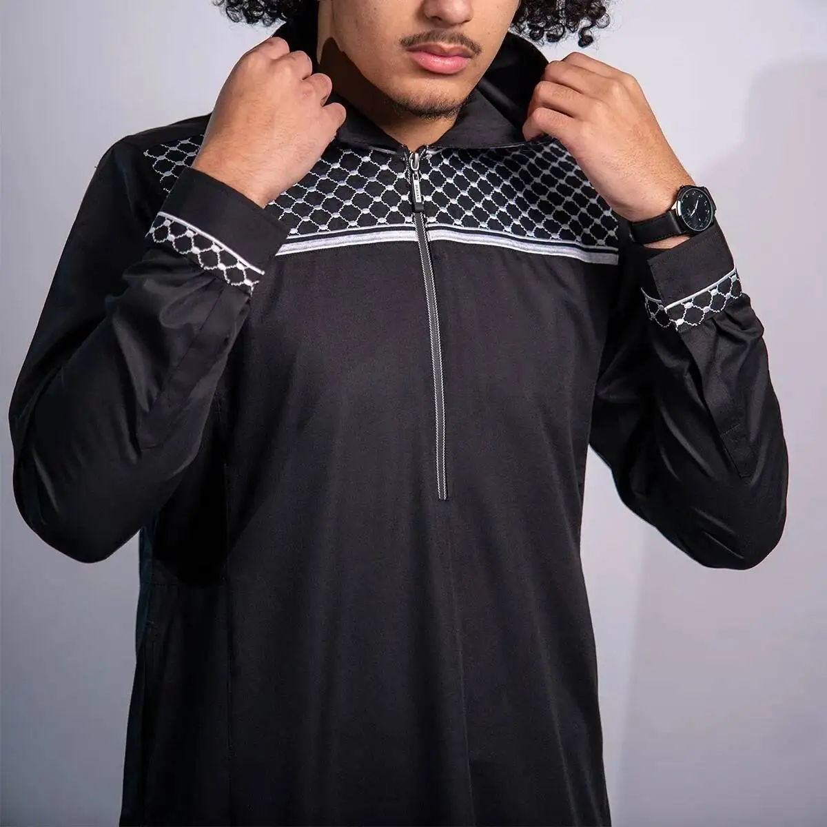 

Thobe 2025 Muslim Men's Long Sleeve Embroidered Hooded Casual Loose Islamic Men's Robe Abaya Ramadan Dubai Luxury Islam Elegant
