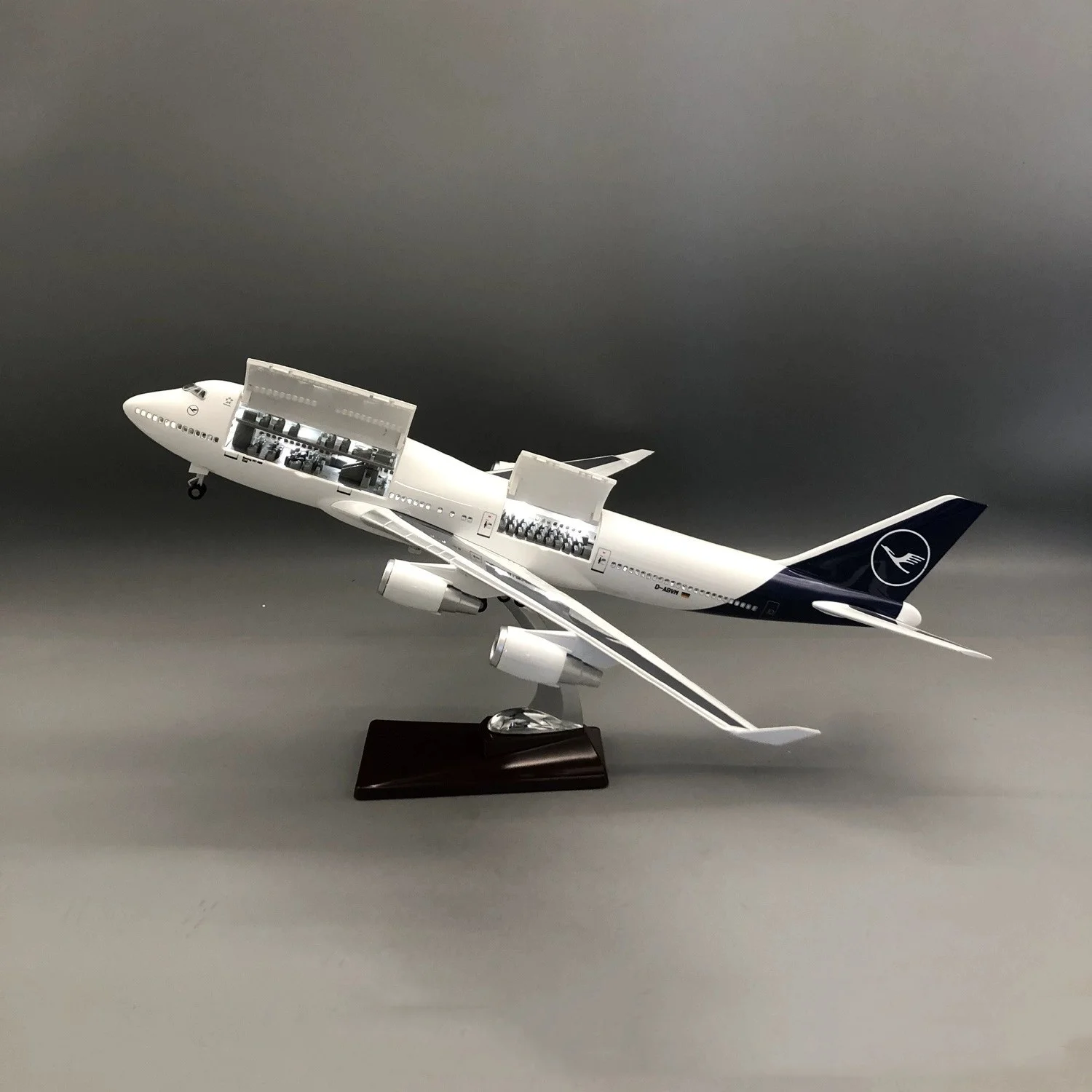 

New Cabin Door Openable 1/150 Large Scale Lufthansa B747 Resin Diecast Airplane Model Kits For Collection Display or Gift