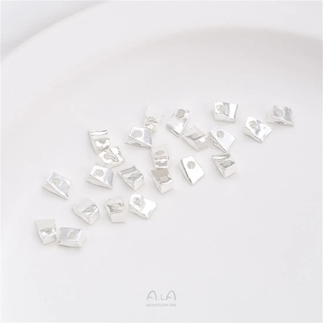 Dikke zilveren vormige stenen parel driehoek kleine gebroken goud gescheiden kralen onregelmatige losse kralen DIY string armband accessoires