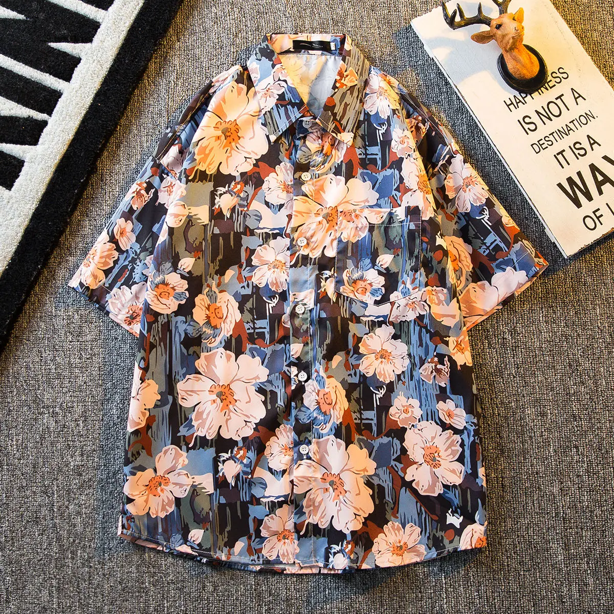 

Thai printed men's floral shirt for couples, short sleeved trendy summer beach casual half sleeved floral shirt