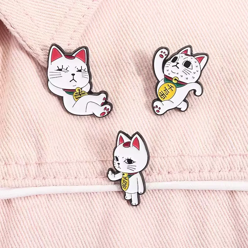 Cute High-speed lady Maneki Neko The Lucky Turbo Granny Cat Running Dan Da Dan Enamel Pin Brooches Badge anime Decoration Gifts