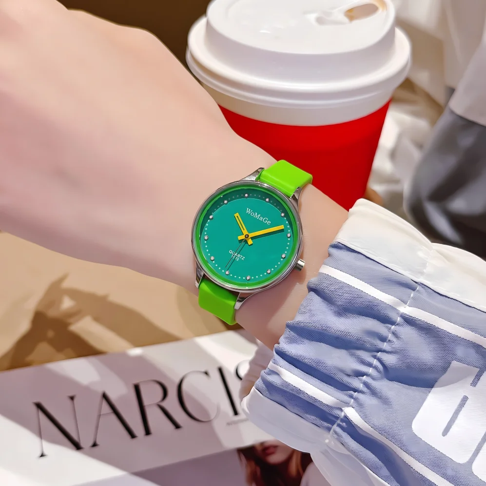 Women Fashion Silicone Quartz Watch For Women Rhinestone Inlaid Dial Casual Jelly Wristwatch Multicolor Soft Silicone Band Ladie