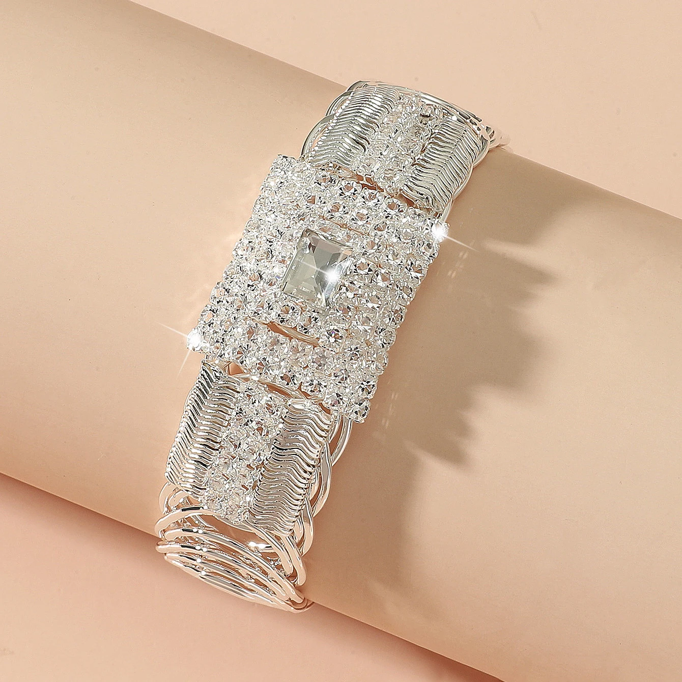 

2025 New Gorgeous Square Rhinestone Open Ladies Bracelet Wedding Eid al-Adha Gift Elegant Temperament Hand Ornament