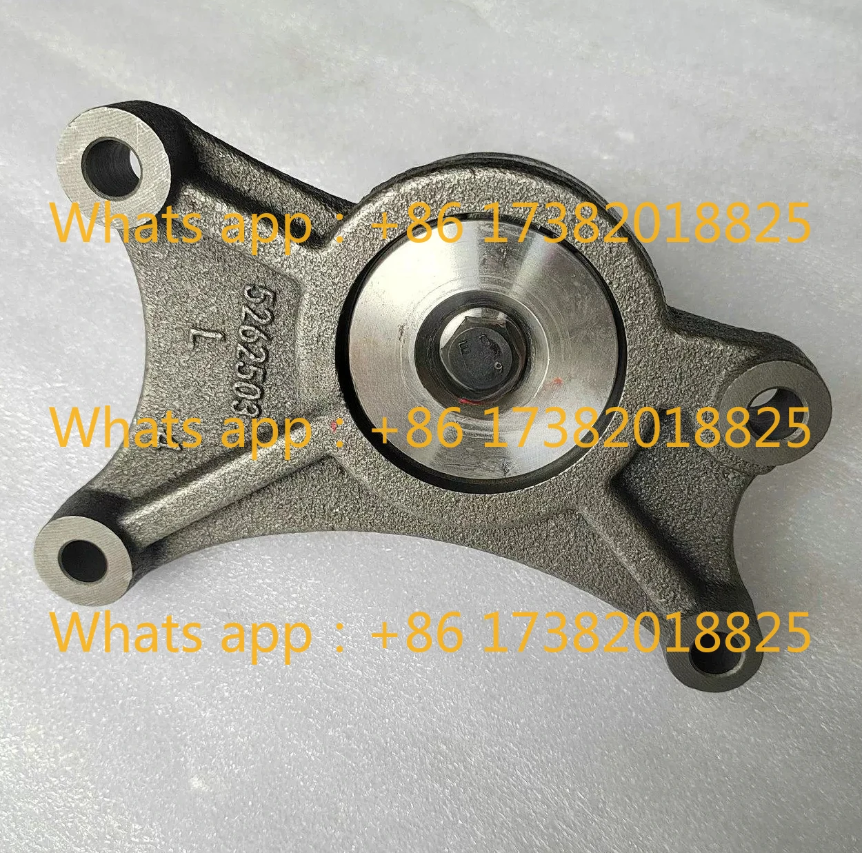 

Construction Machinery Parts ISF2.8 Engine Fan Drive Support Base Fan Bracket 5262503