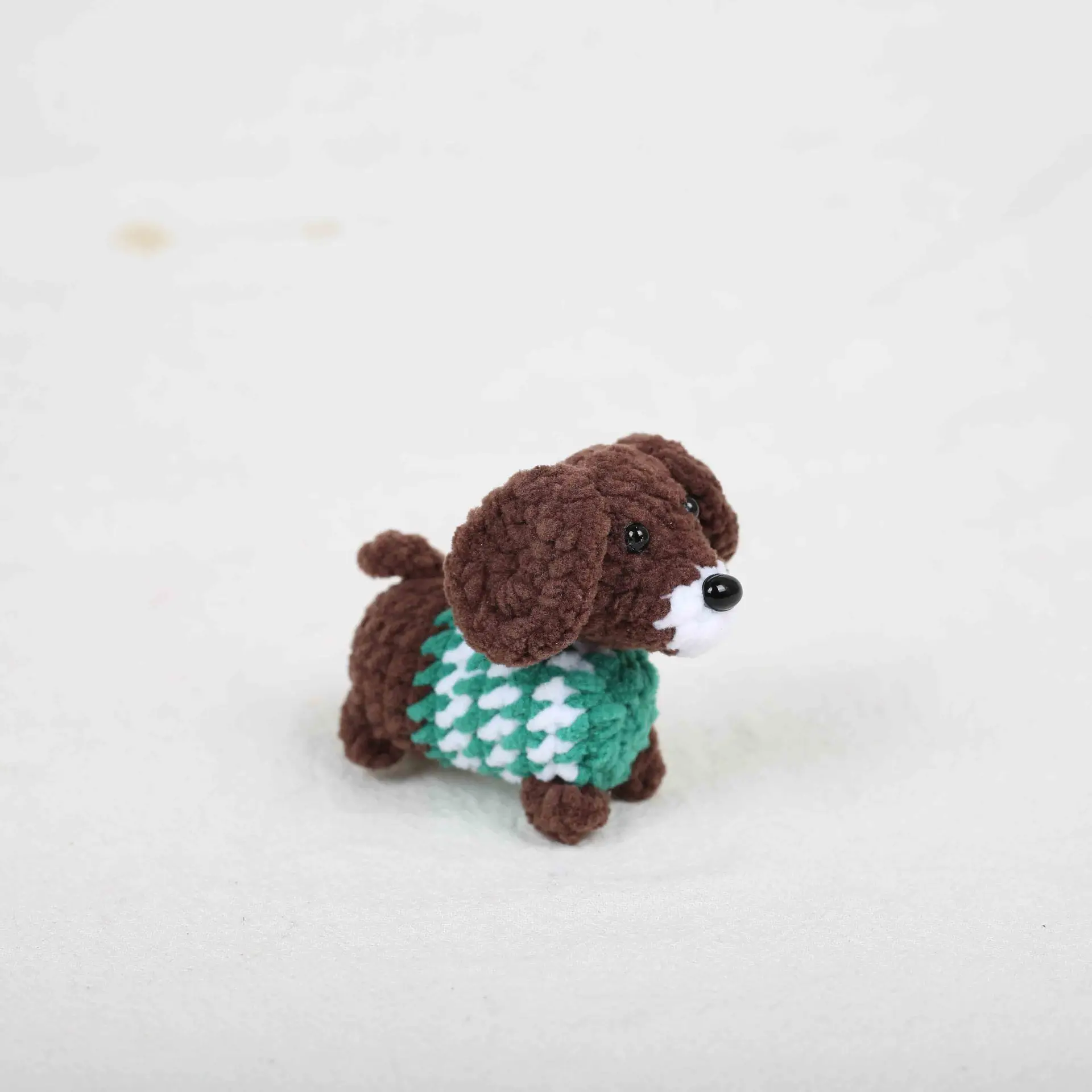 Niedlicher Handgemachter Gehäkelter Dackel-Anhänger Gestrickte Tier-Schlüsselanhänger Mini-Hunde-Schlüsselring Geschenk für Freunde – Detail 3